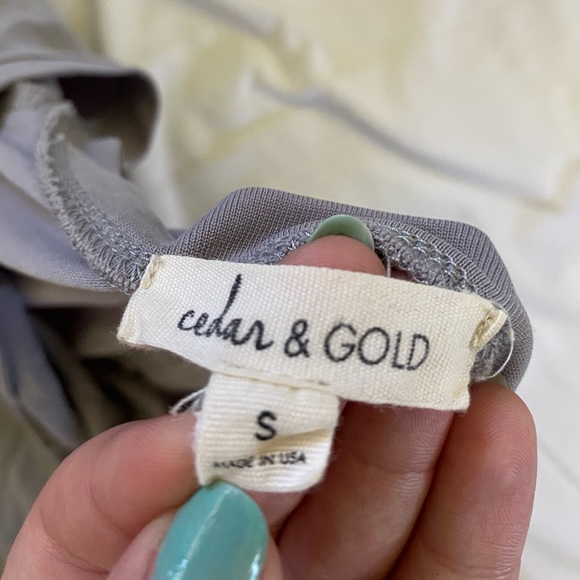 Flowy Cedar and Gold Shirt - Picture 4 of 4